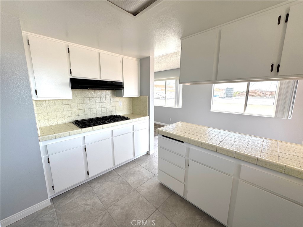1236 W 8th 5