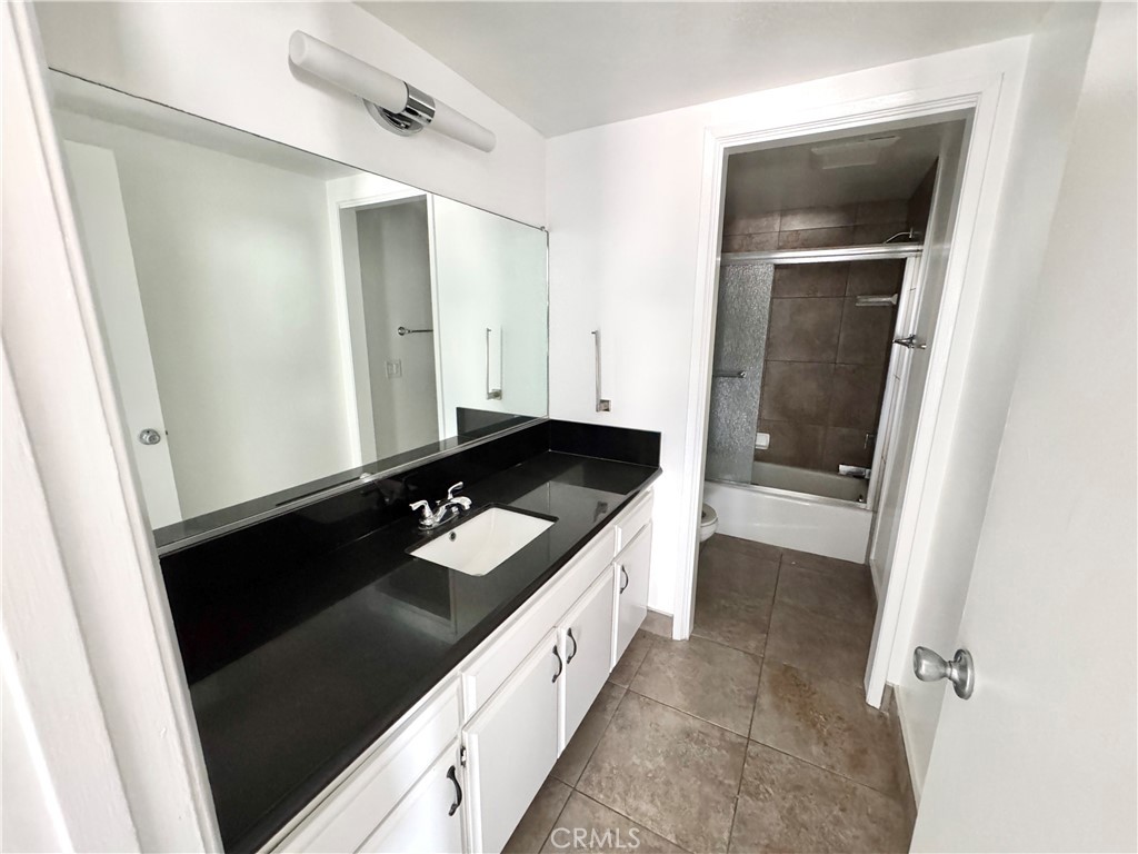 579 W 14th 4