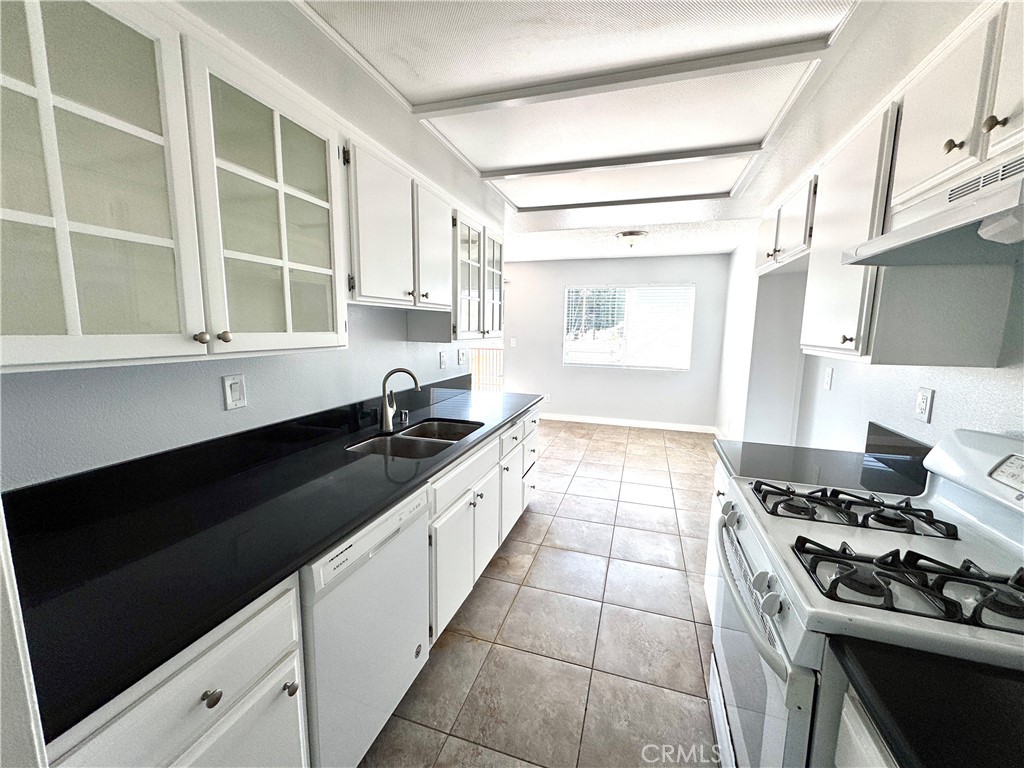 579 W 14th 4