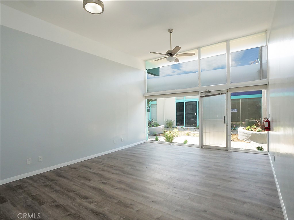 527 W 9th Street