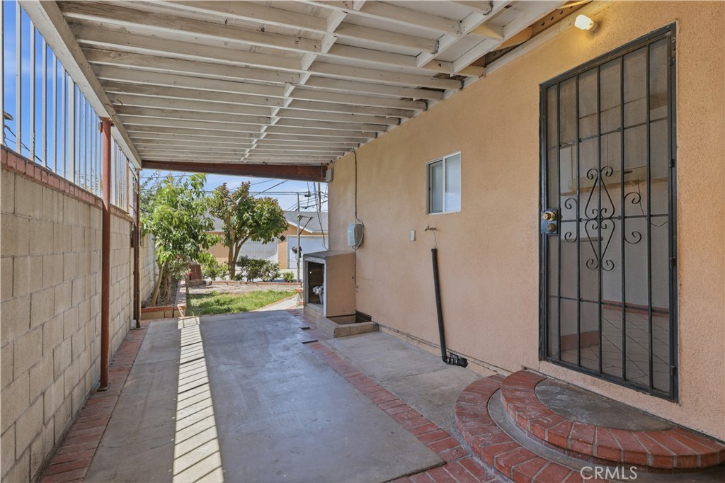 932 E 23rd Street