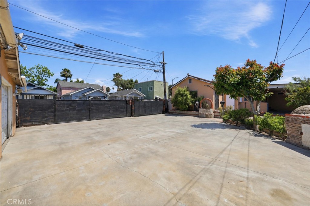 932 E 23rd Street