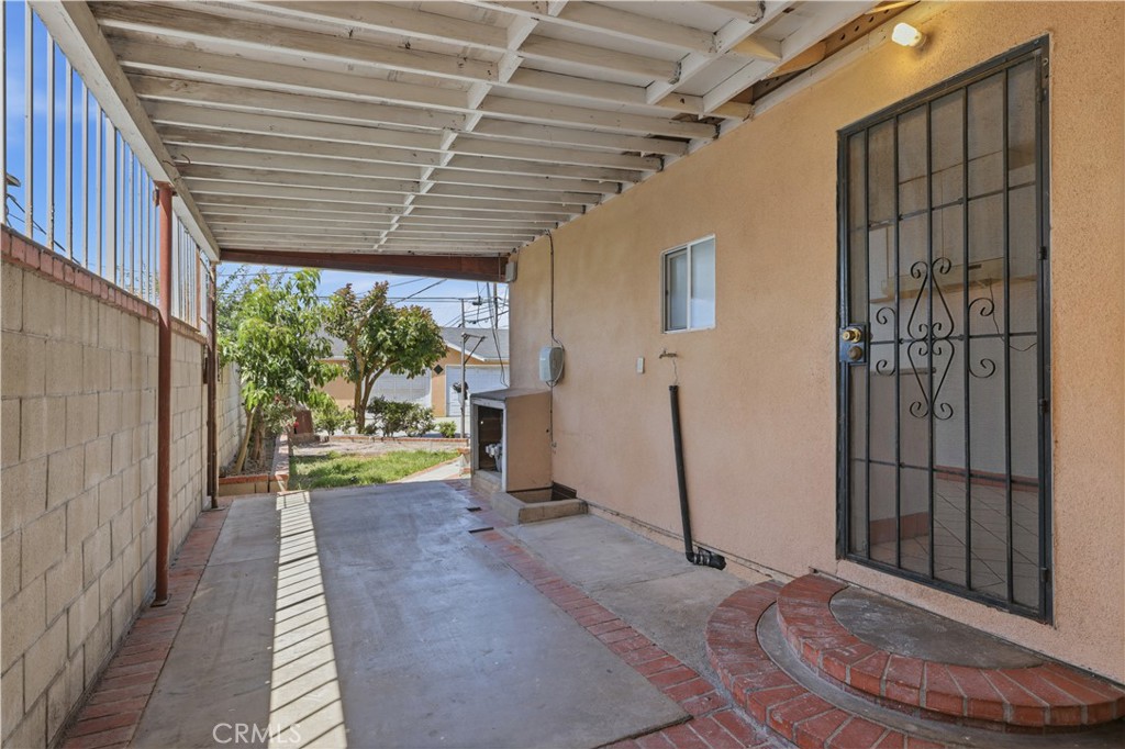 932 E 23rd Street