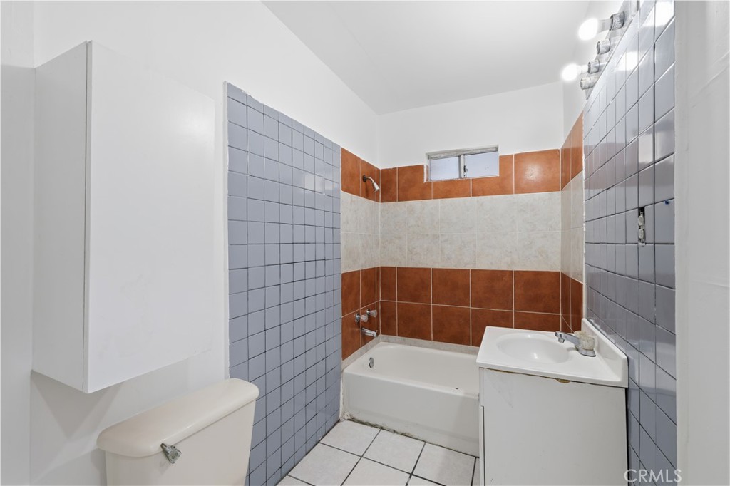 932 E 23rd Street