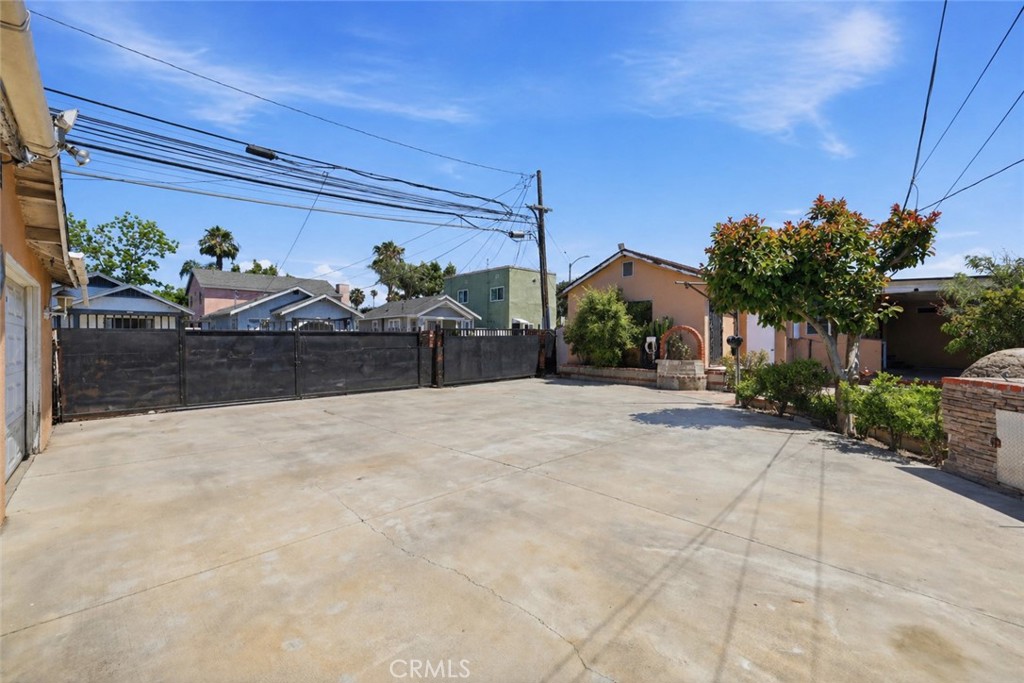 932 E 23rd Street