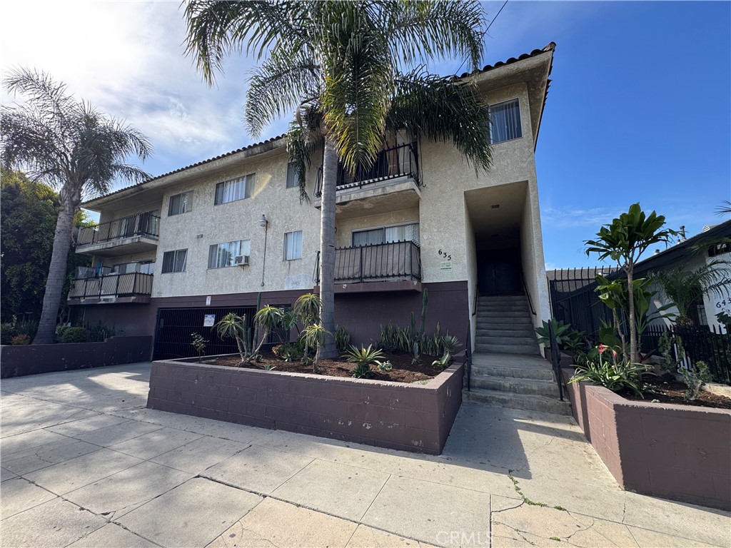 635 W 15th 13