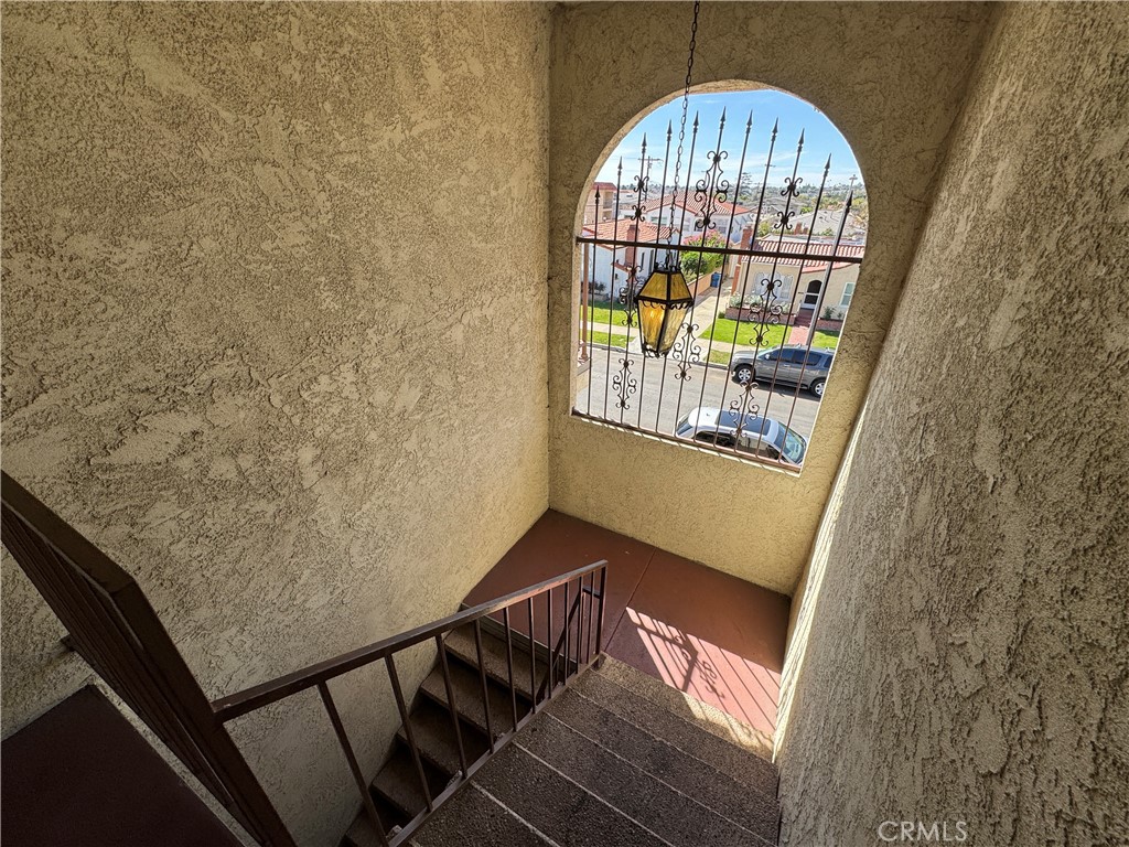 1236 W 8th 8