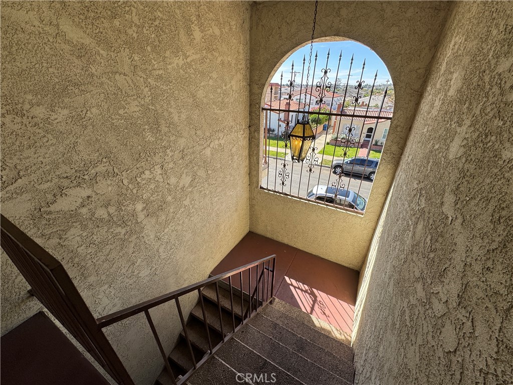 1236 W 8th 8