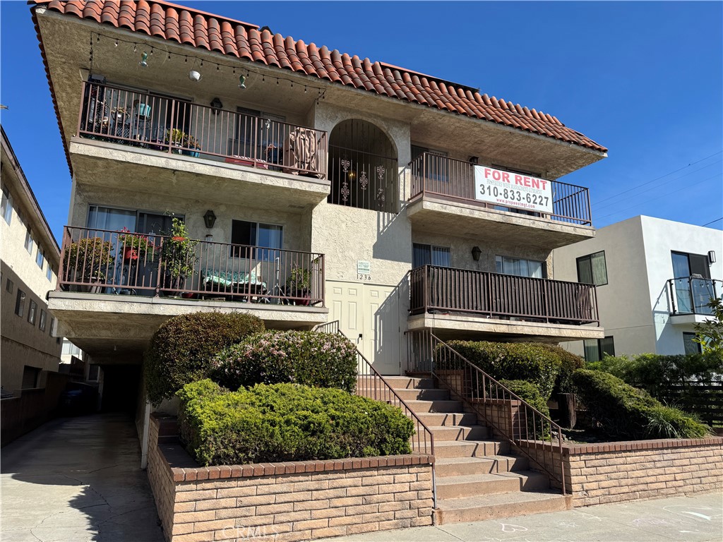 1236 W 8th 8