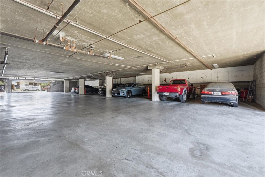 635 W 15th Street