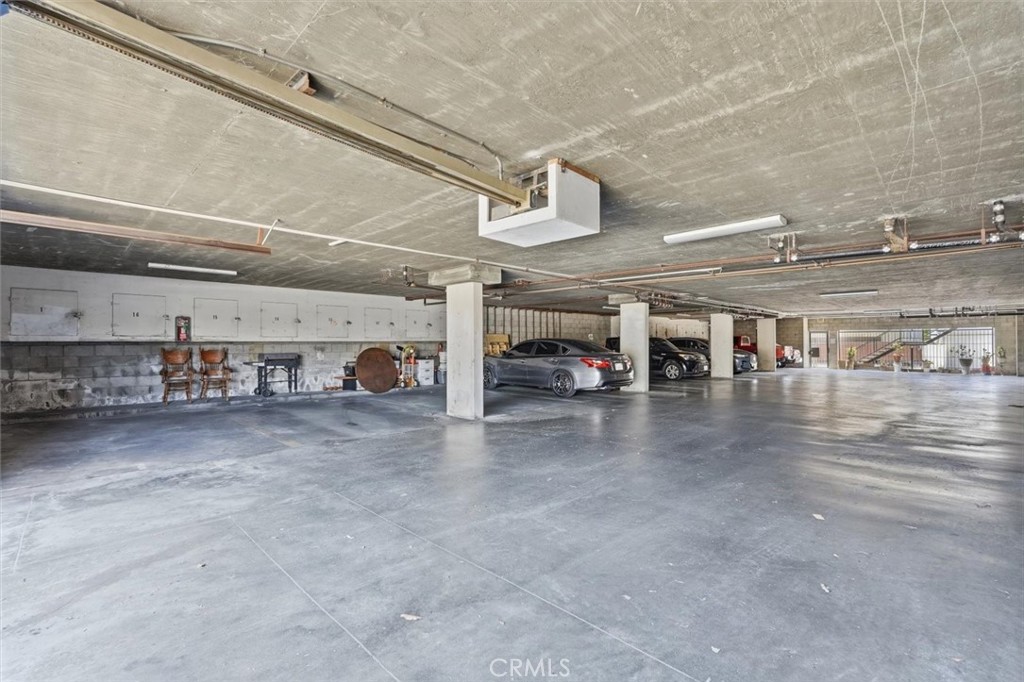 635 W 15th Street