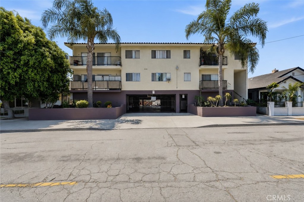 635 W 15th Street
