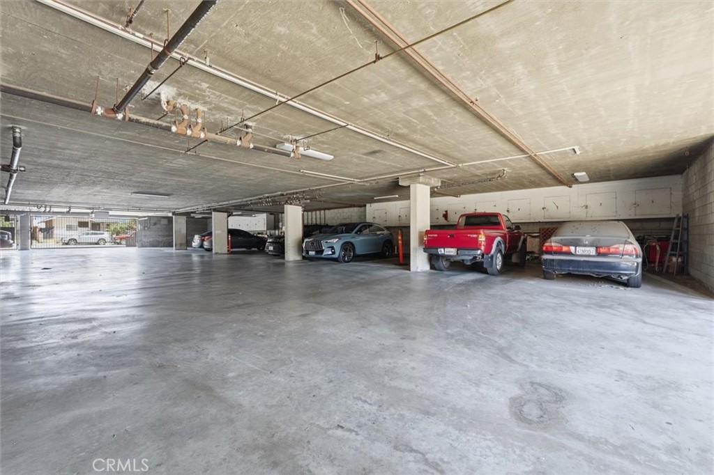 635 W 15th Street