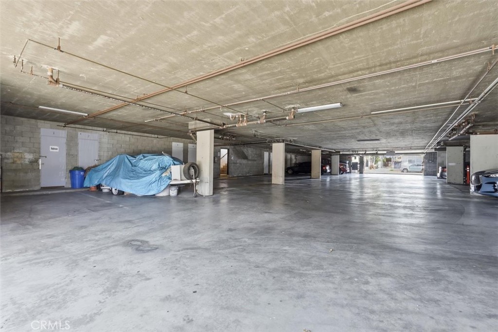 635 W 15th Street