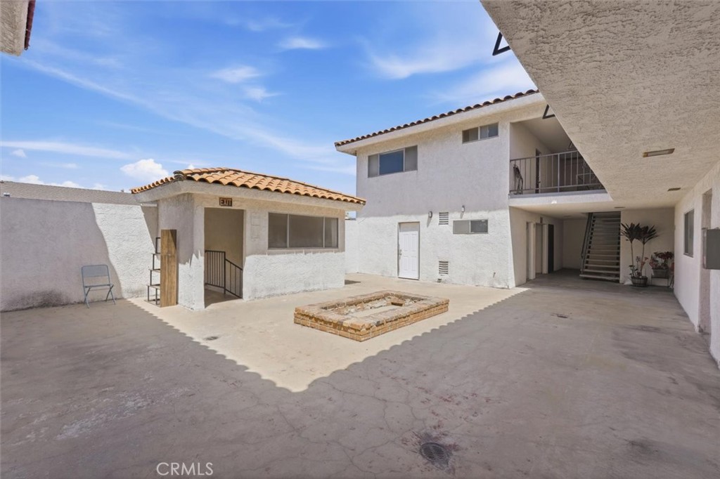 635 W 15th Street