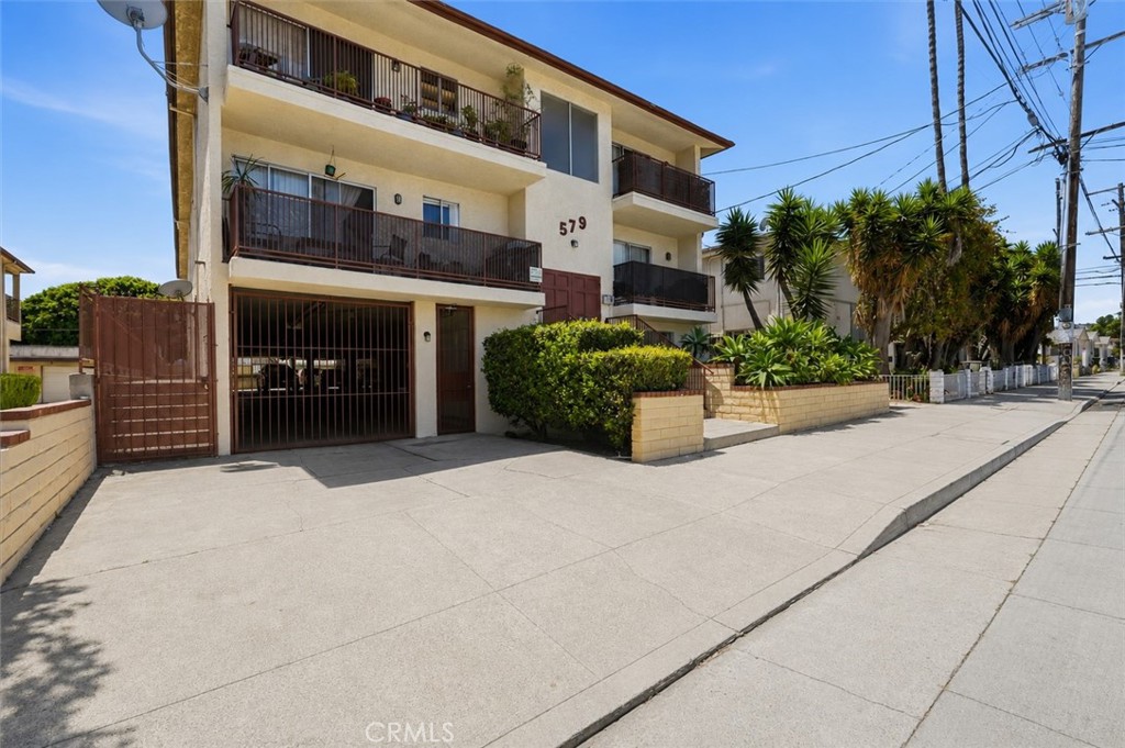 579 W 14th