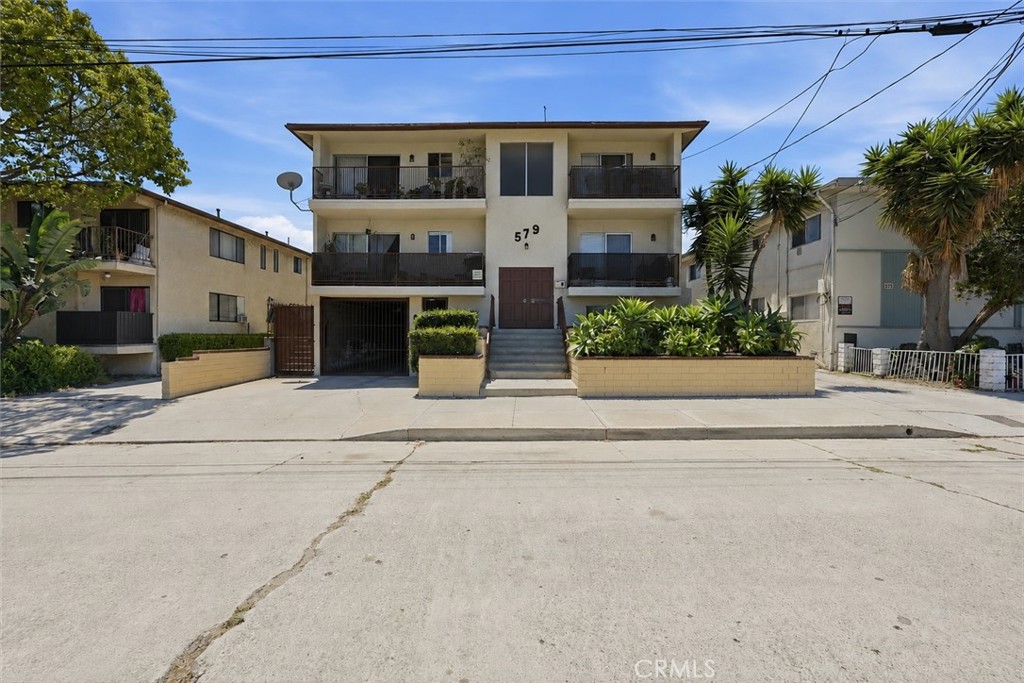 579 W 14th