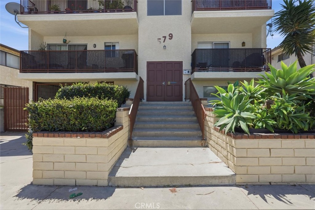 579 W 14th