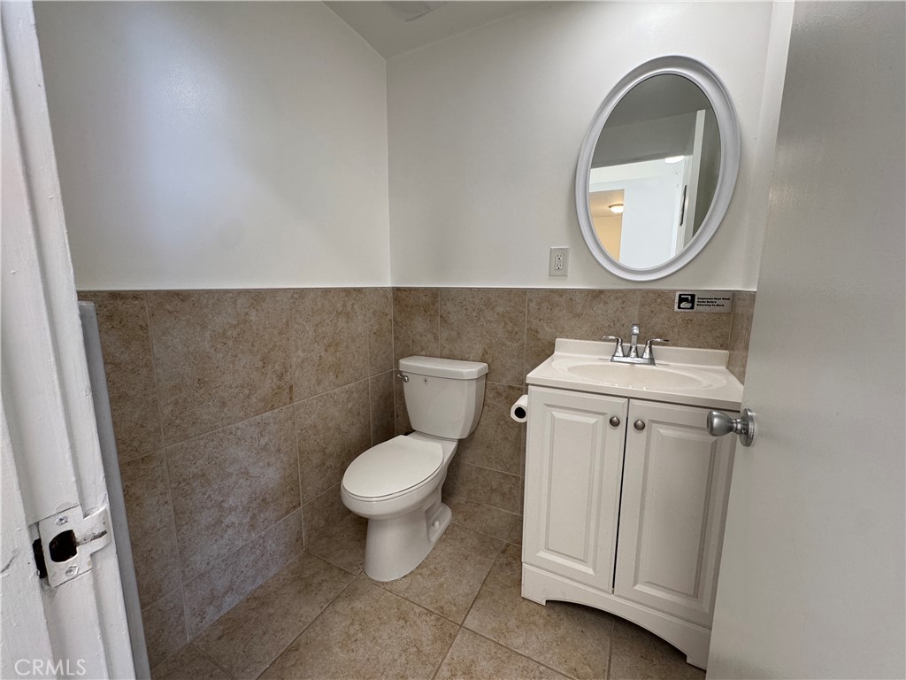 541 W 9th B