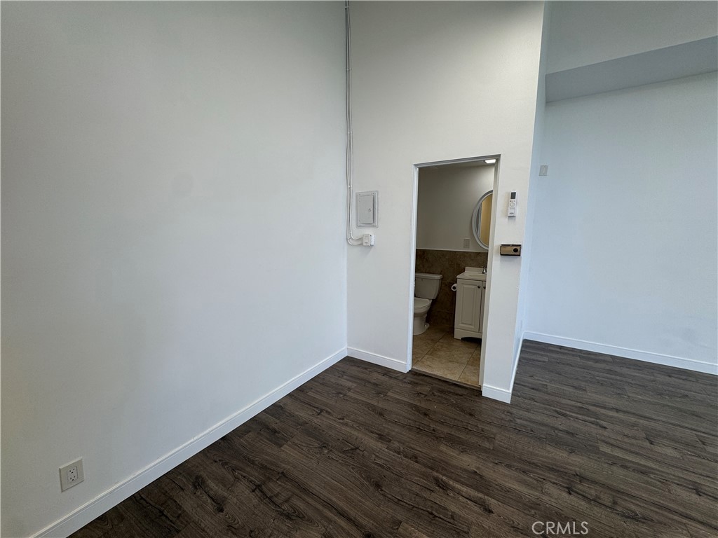 541 W 9th B