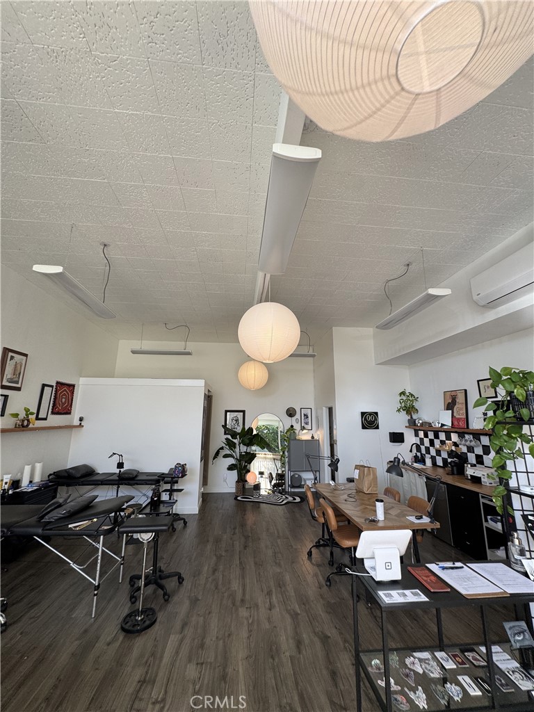 541 W 9th B