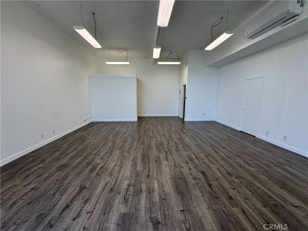 541 W 9th B