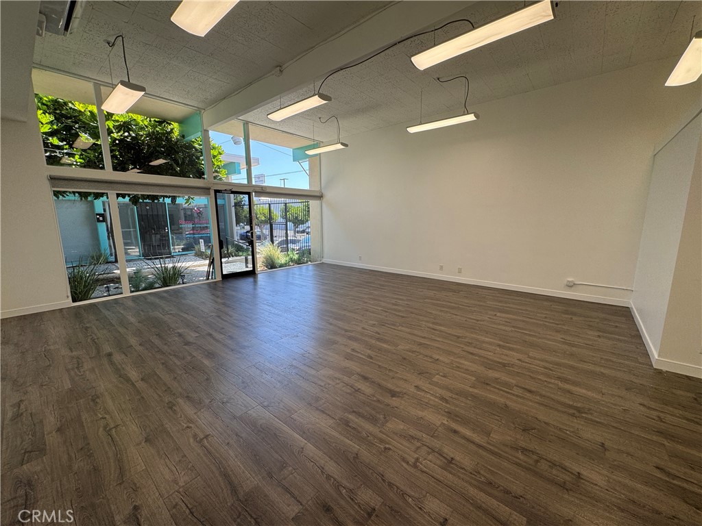 541 W 9th B