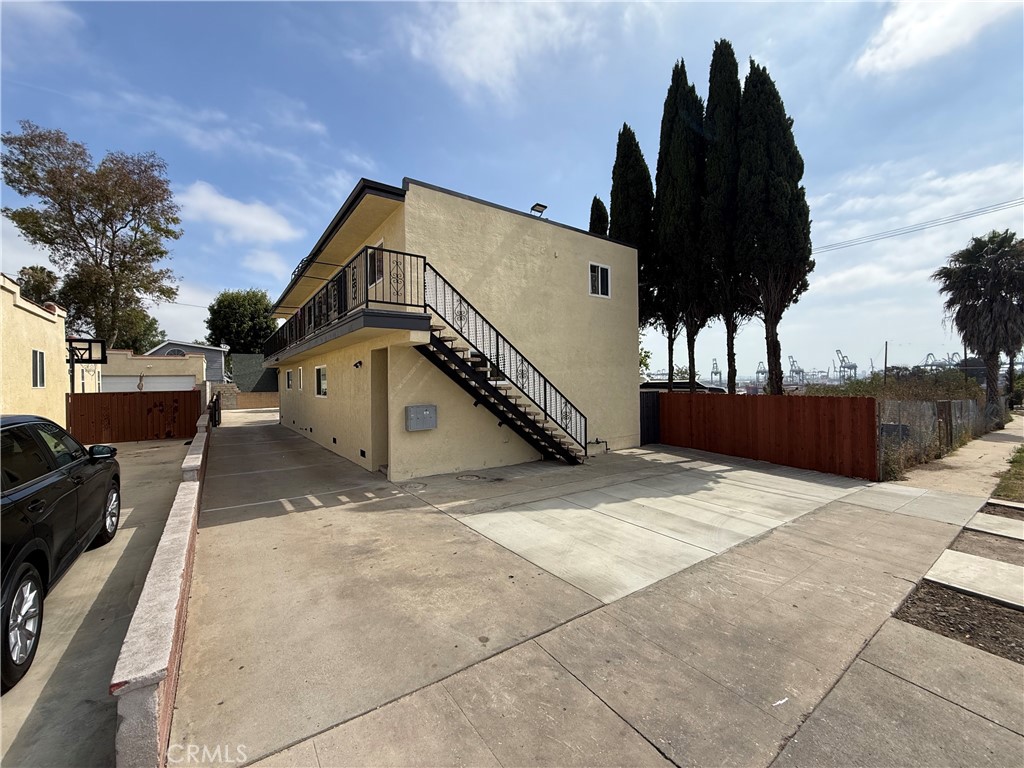 564 W Macarthur 3
