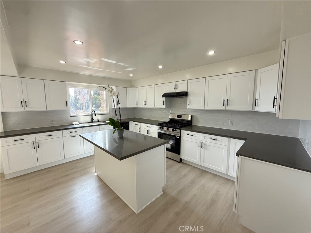 564 W Macarthur 3