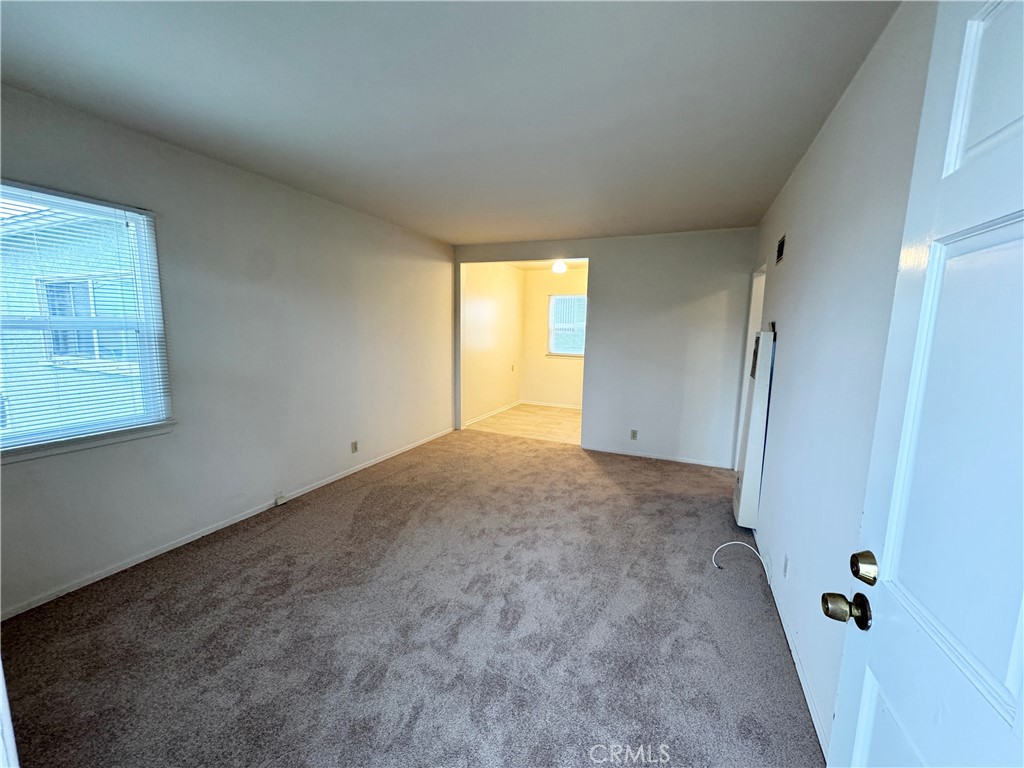 1042 W 7th
