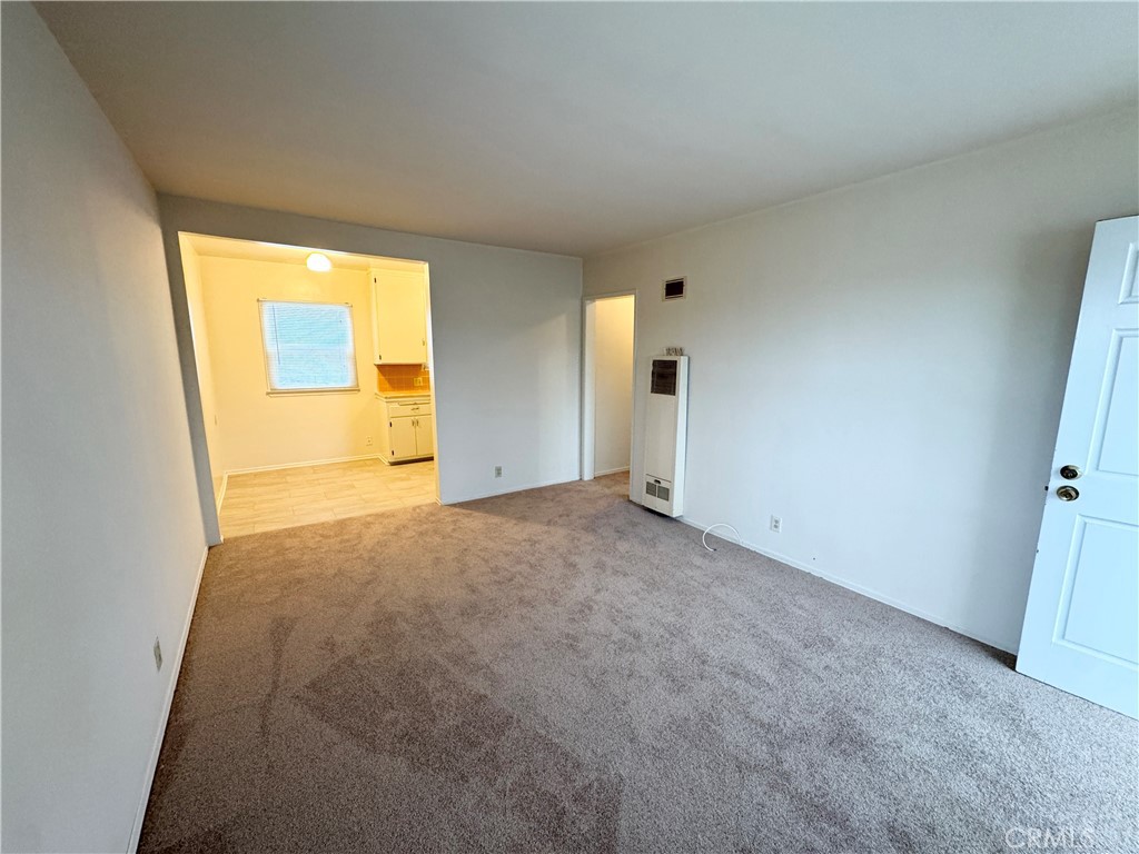 1042 W 7th
