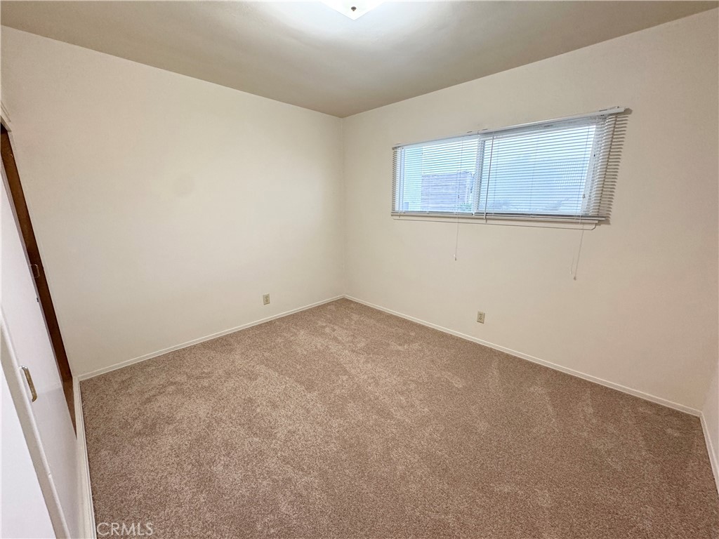 1042 W 7th
