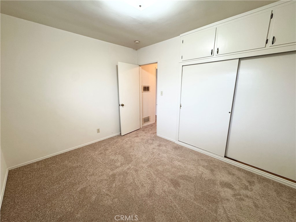 1042 W 7th