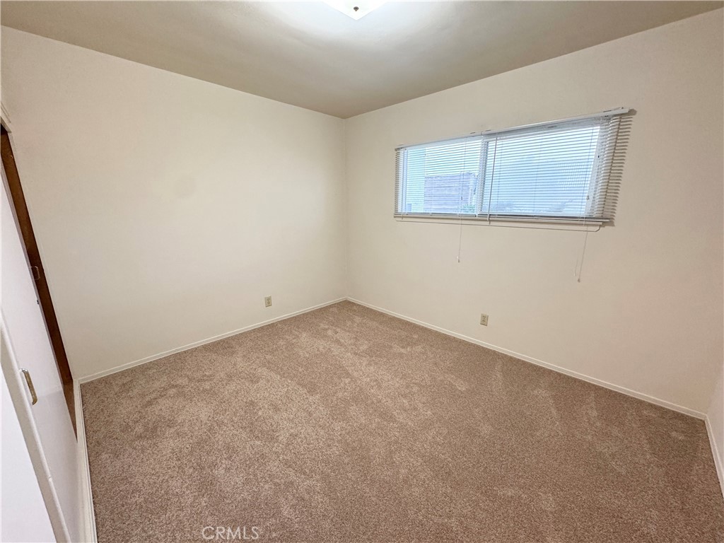 1042 W 7th
