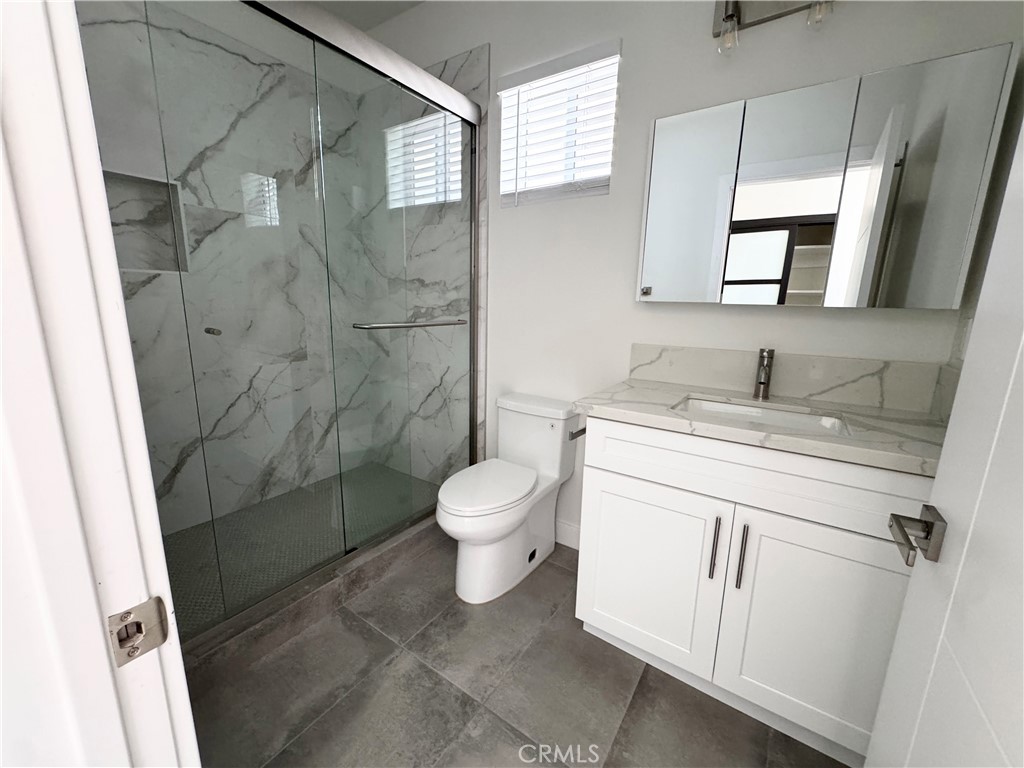 1623 W 255th