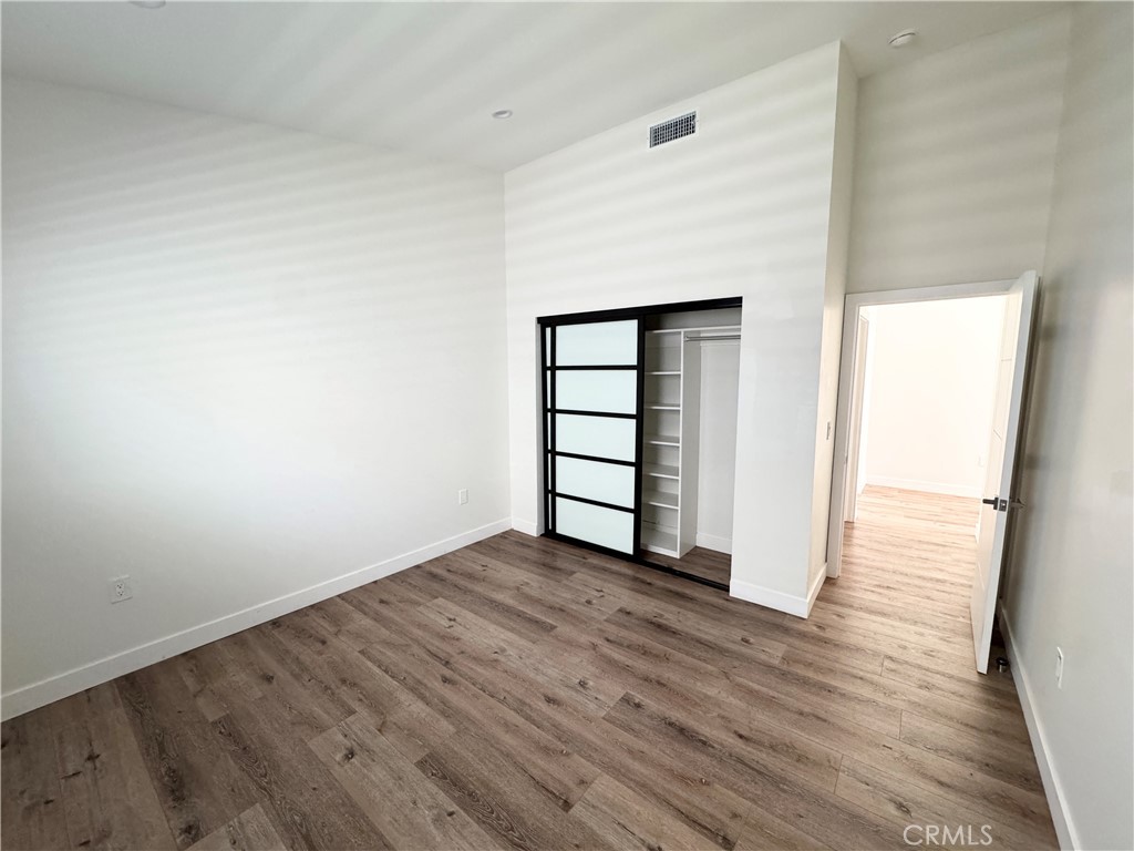 1623 W 255th