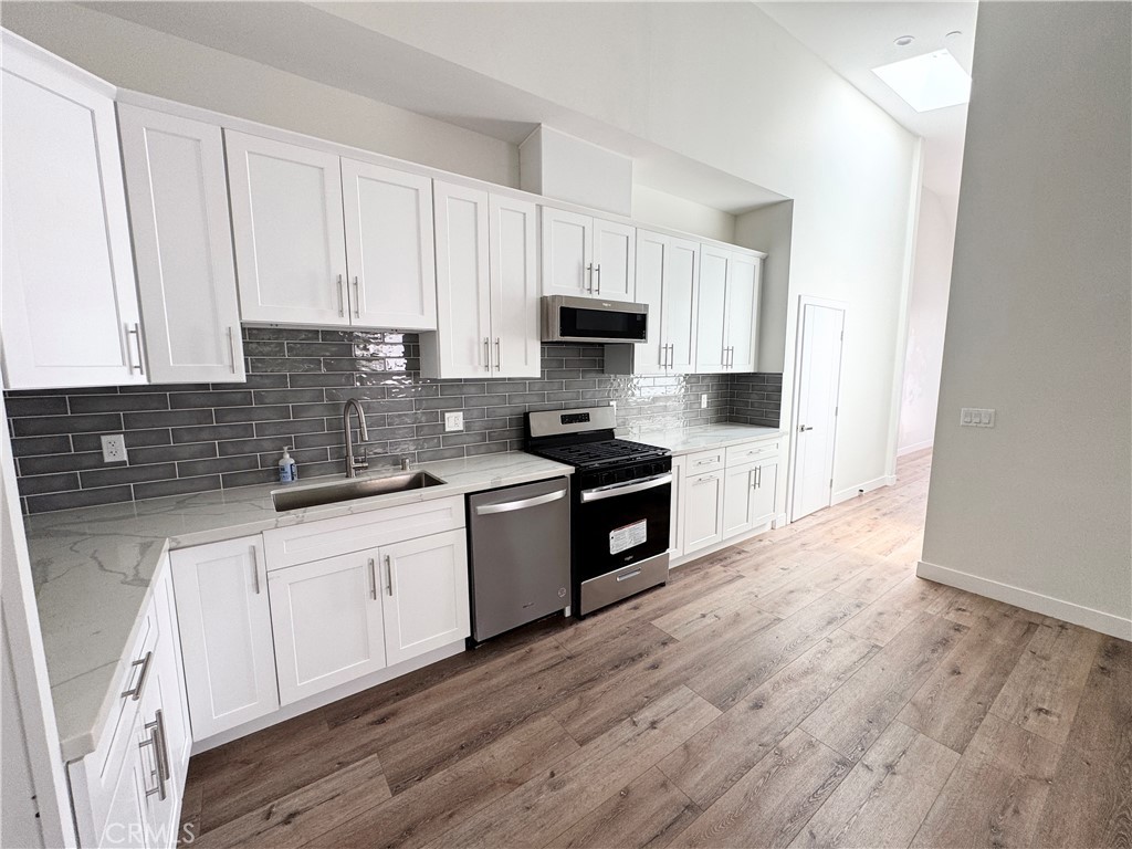1623 W 255th