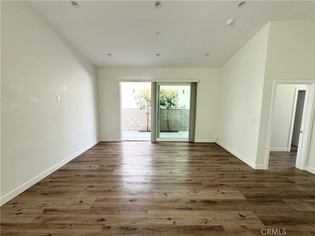 1623 W 255th