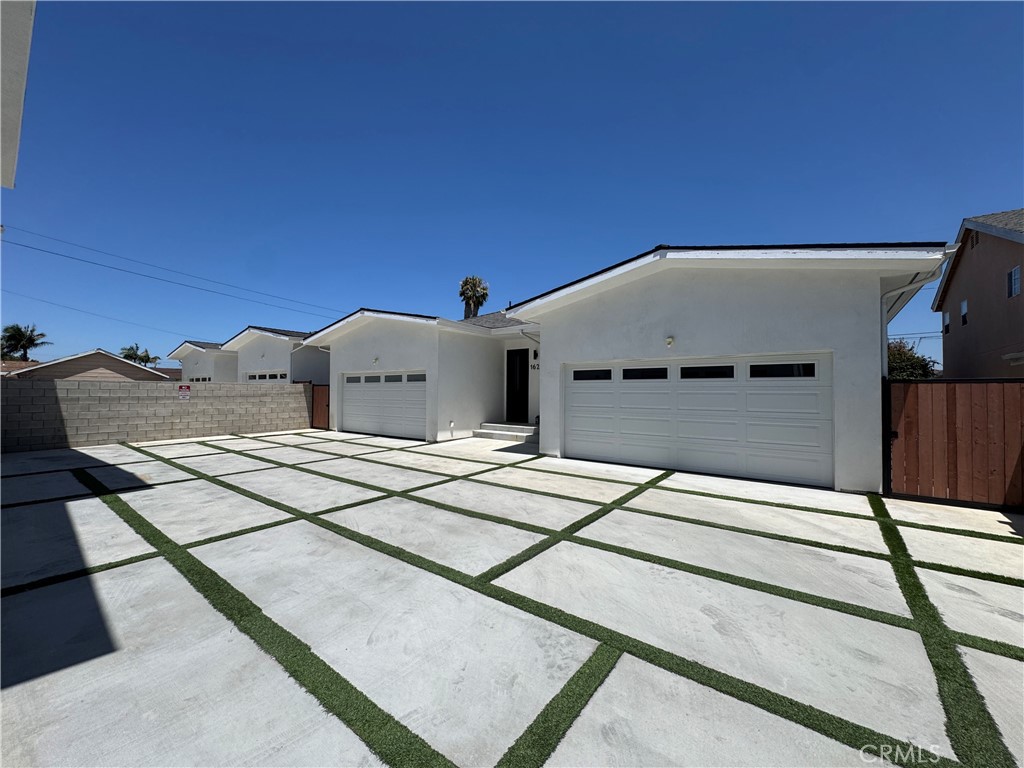 1623 W 255th