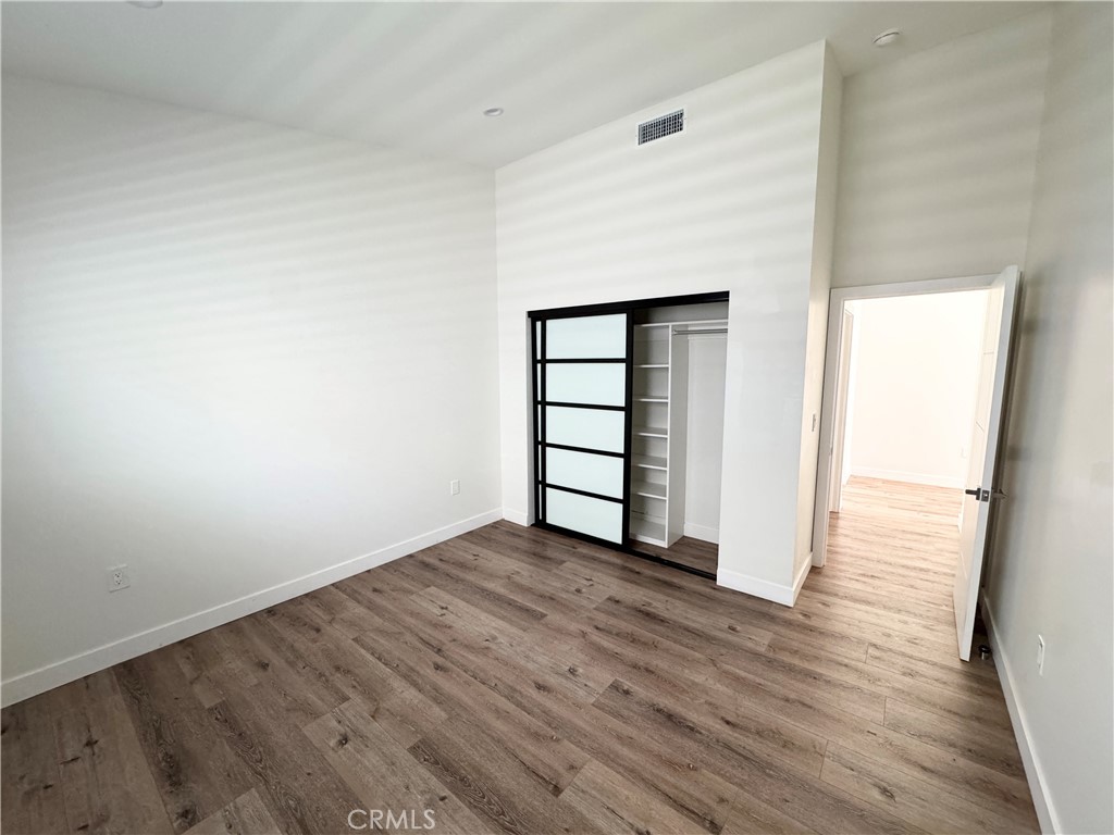 1623 W 255th