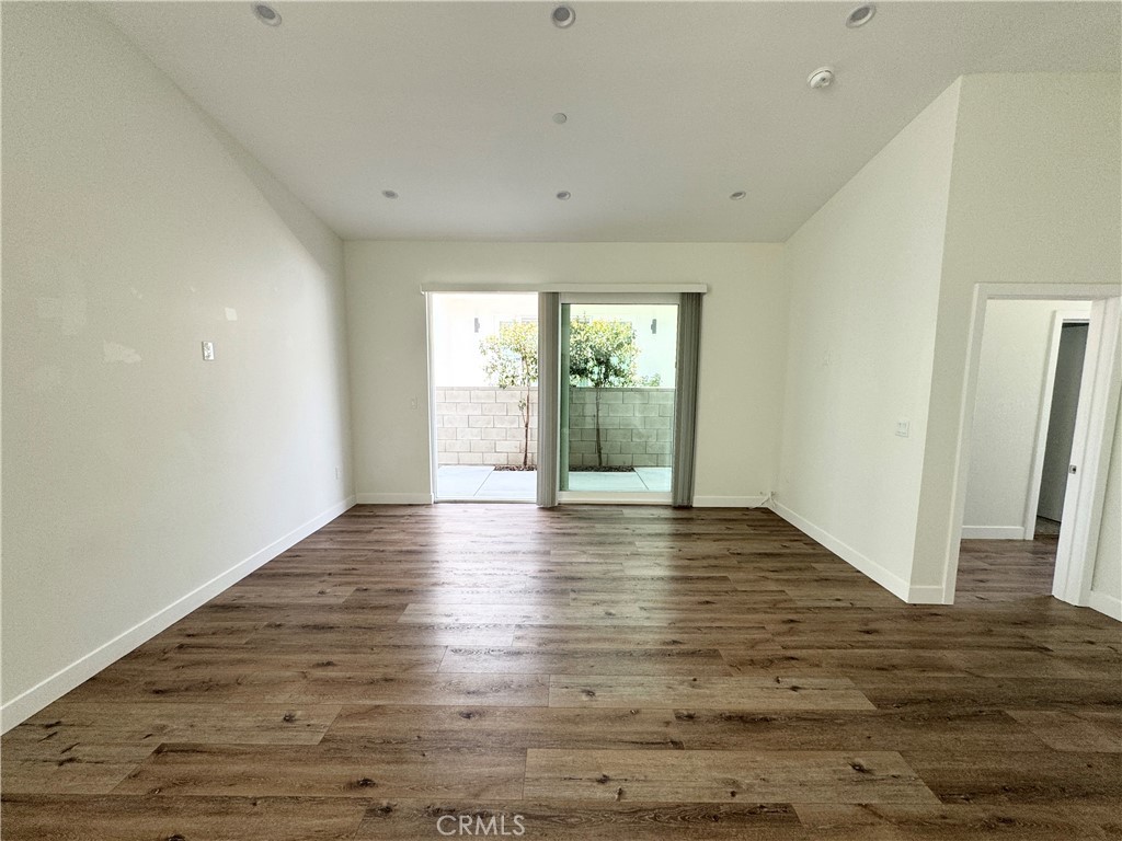 1623 W 255th