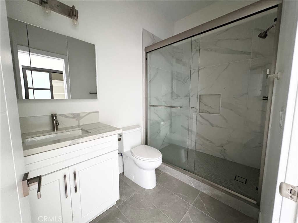 1623 W 255th