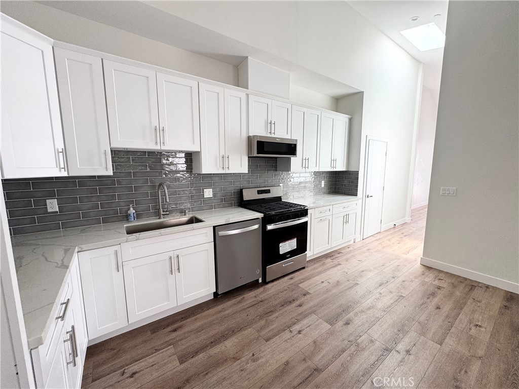 1623 W 255th