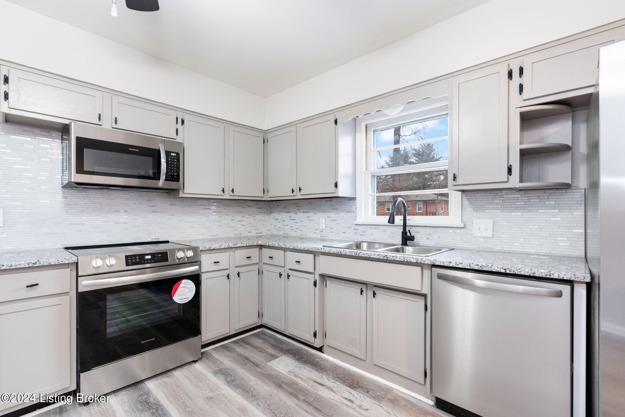 168 Centerview Dr