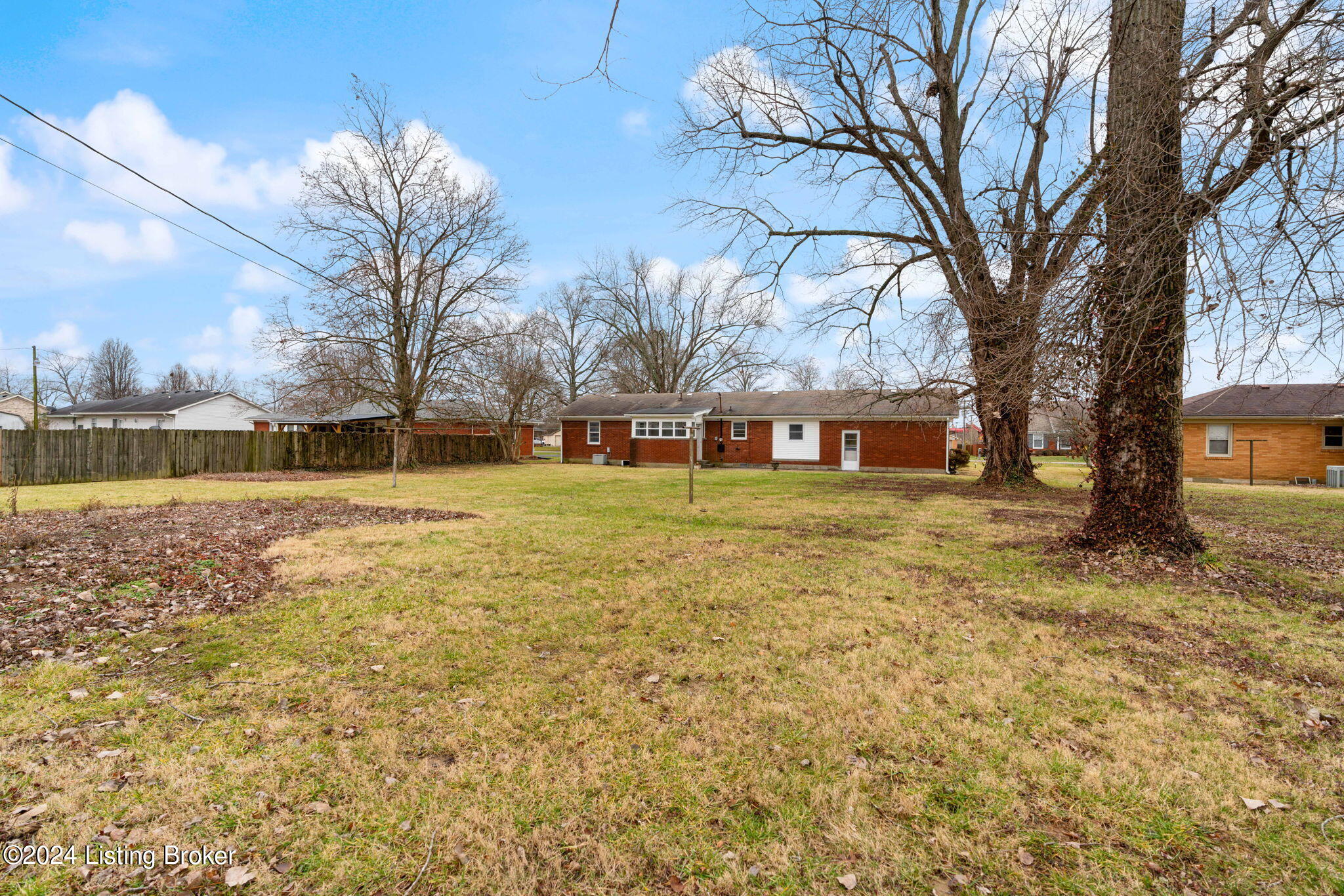 168 Centerview Dr