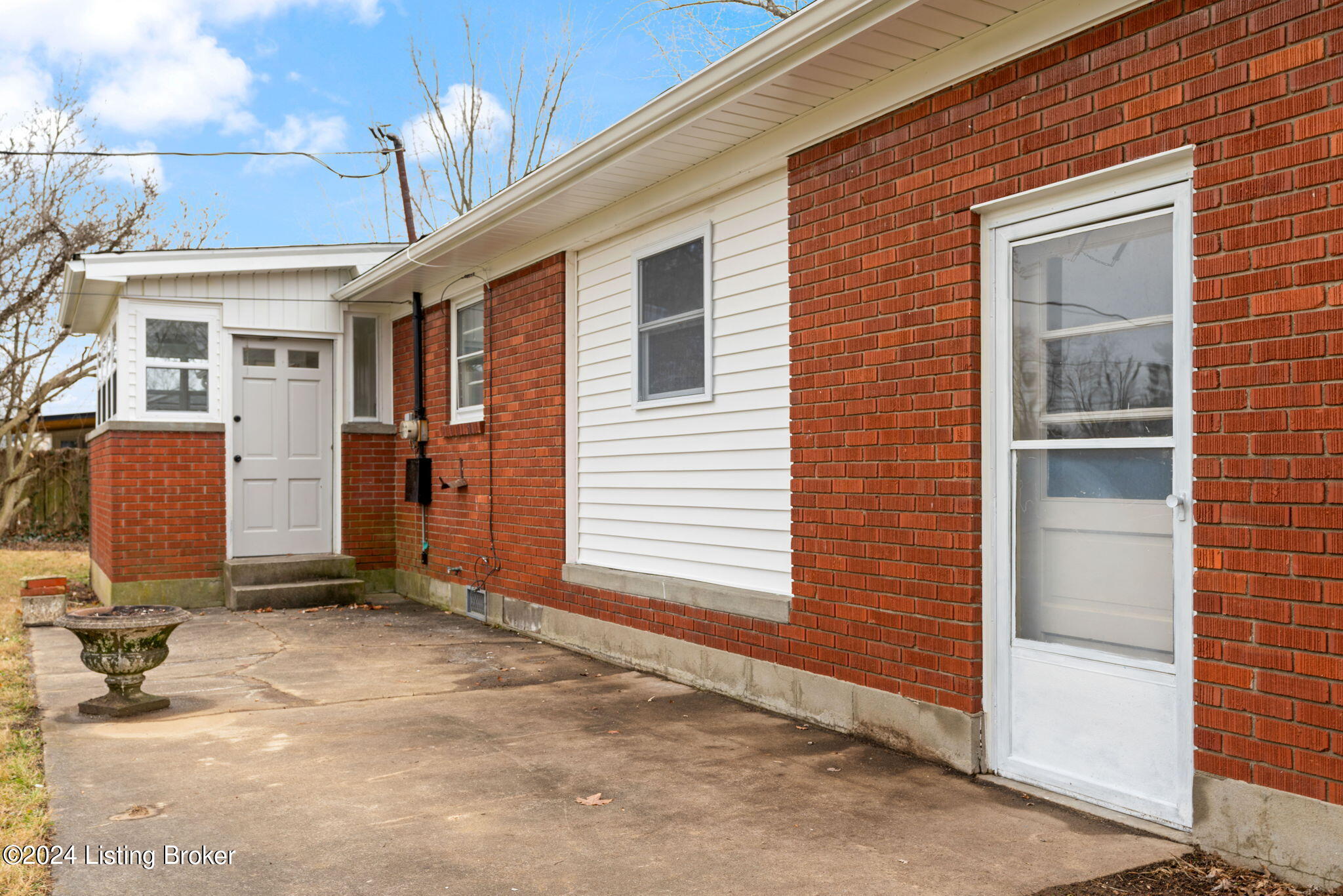 168 Centerview Dr