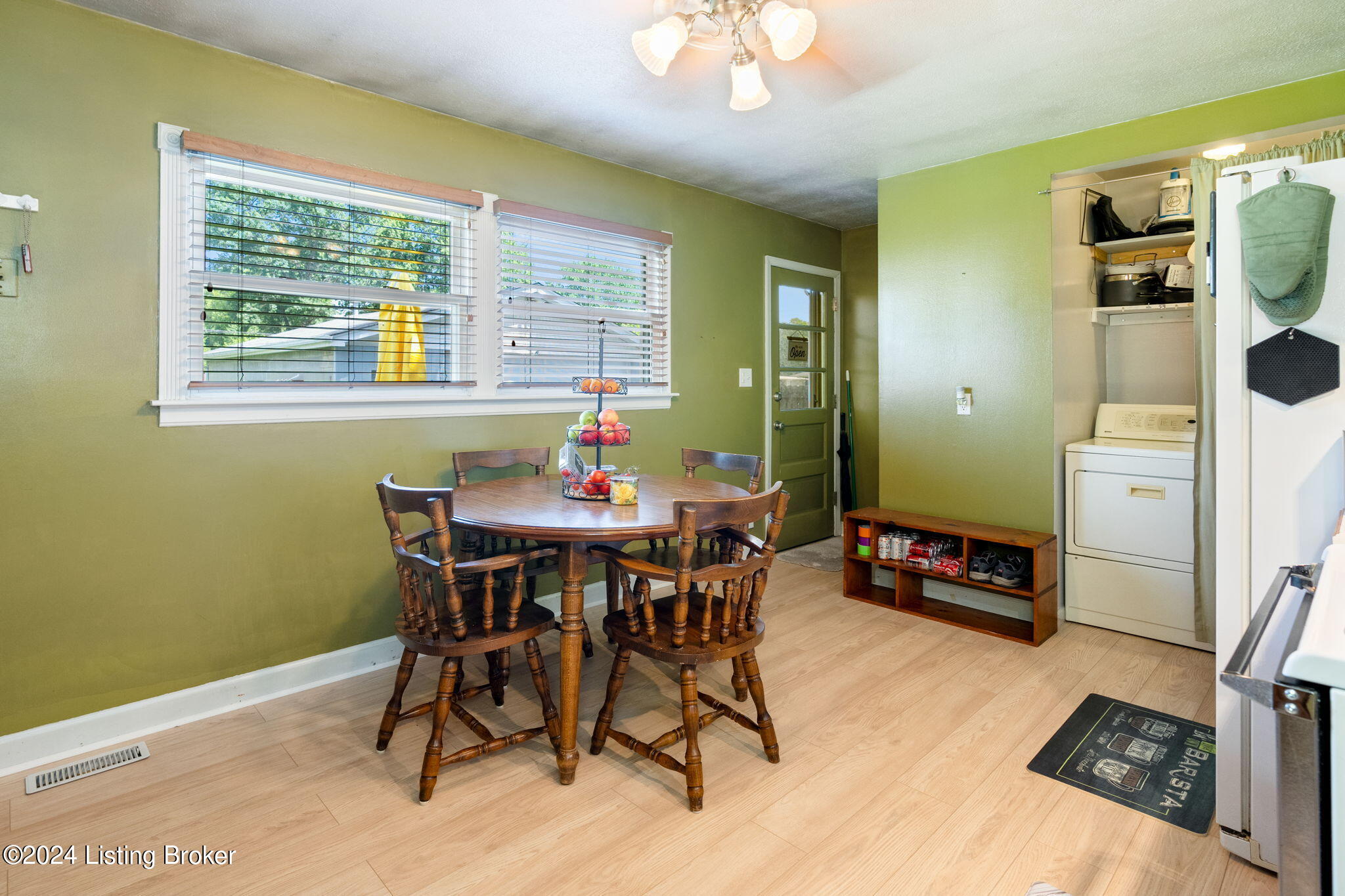 8313 Devonshire Dr