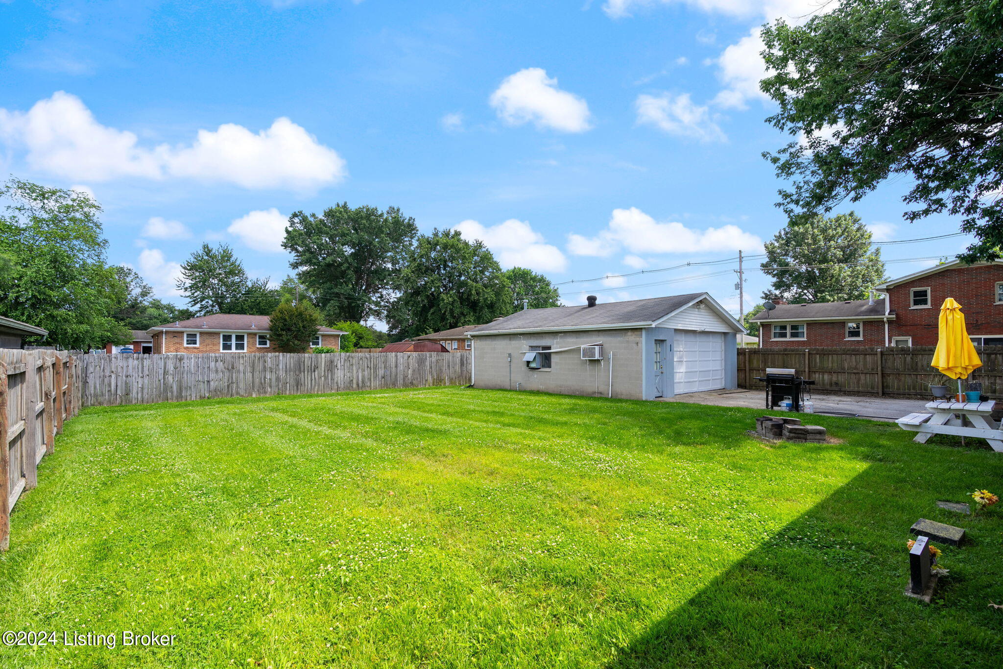 8313 Devonshire Dr