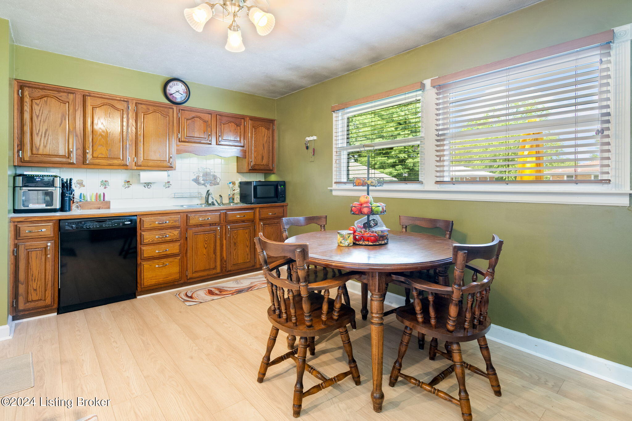 8313 Devonshire Dr