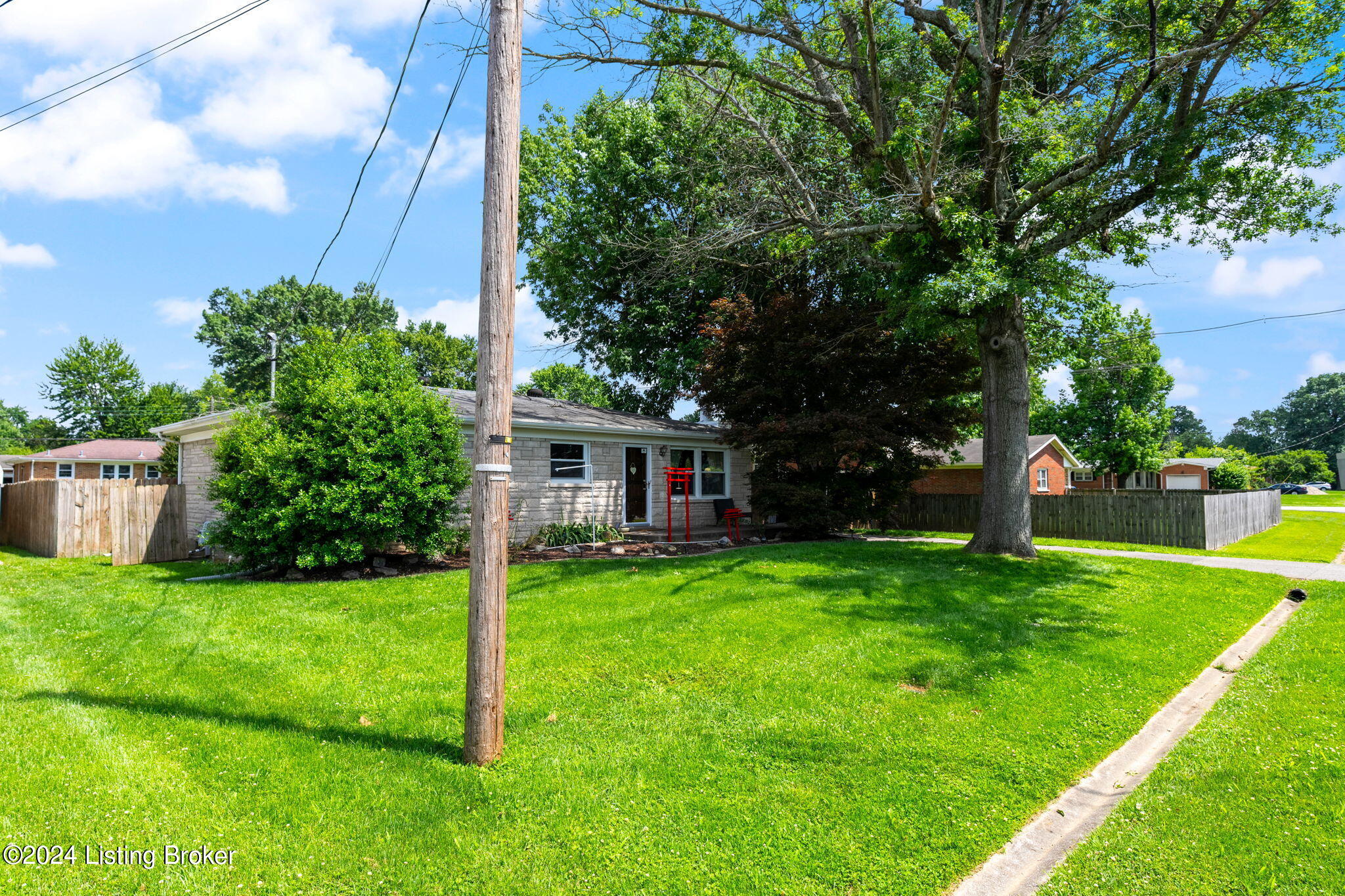 8313 Devonshire Dr
